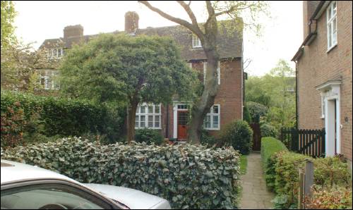 64 Rotherwick Road